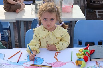غرفه فرهنگی- ترویجی اداره‌کل کتابخانه‌های عمومی آذربایجان‌غربی در محوطه پل میانگذر دریاچه