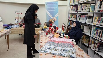 افتتاح نمایشگاه و فروشگاه هنرهای دستی اهالی کتاب در کتابخانه مرکزی پارک شهر