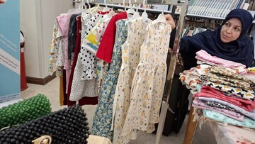 افتتاح نمایشگاه و فروشگاه هنرهای دستی اهالی کتاب در کتابخانه مرکزی پارک شهر