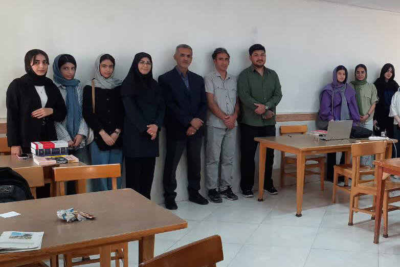 کارگاه «ایمپلنت موفقیت» در کتابخانه‌های عمومی دلیجان برگزار شد