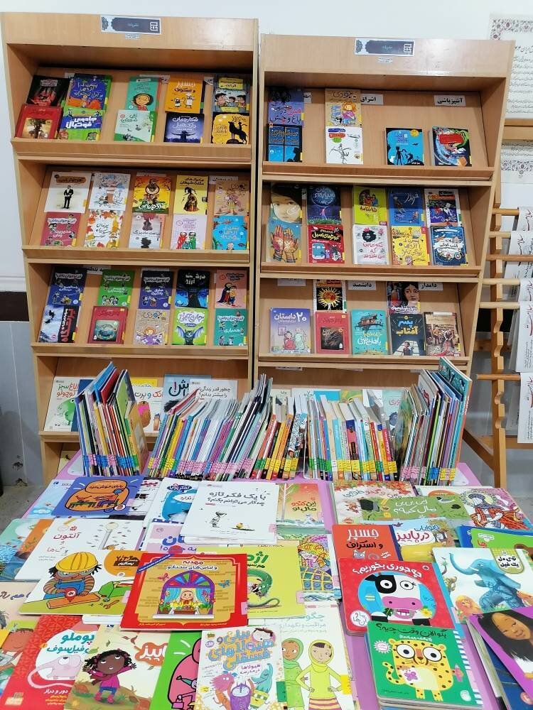 تزریق ۴۳۰ جلد کتاب جدید به کتابخانه عمومی دهشیخ لامرد با مشارکت ۴۰۰ میلیون ریالی دهیاری