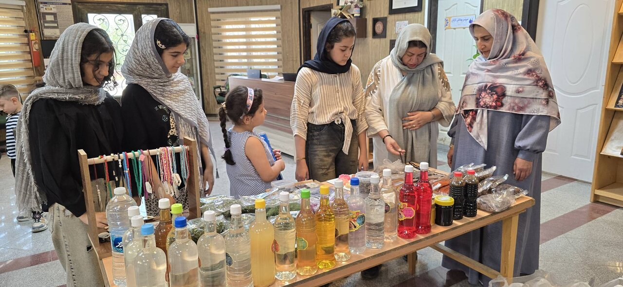 نمایشگاه حمایت از کسبوکارهای کوچک با عنوان «اهالی کتاب» در کتابخانه های عمومی استان تهران