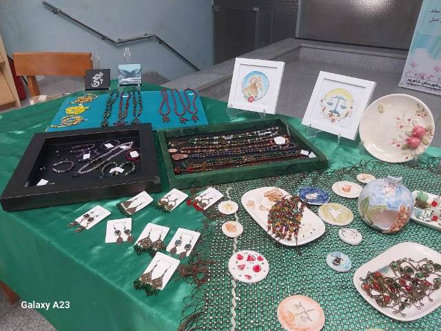 استقبال از هنر در کتابخانه؛ نمایشگاه صنایع‌دستی اعضای کتابخانه عمومی البرز شاهرود تمدید شد