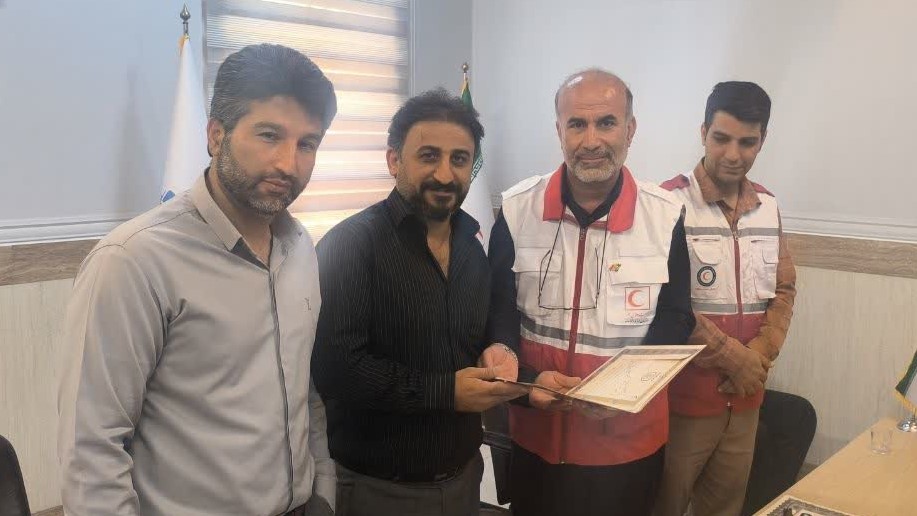 تقدیر رئیس هلال‌احمر رامهرمز از مسئول کتابخانه سپهر دانش مربچه