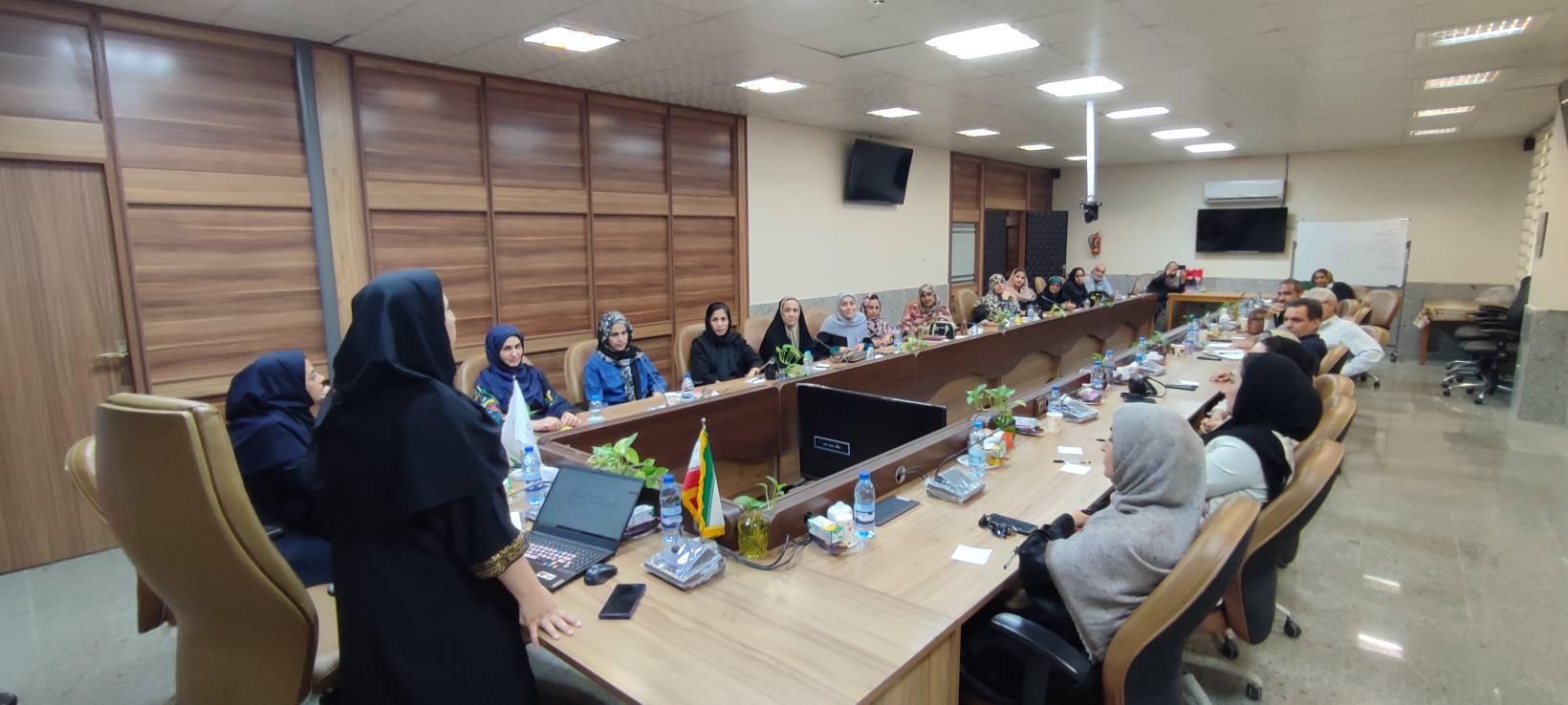 پویش «هم‌سخن» به ایستگاه بندرعباس رسید/ واکاوی ریشه‌های کنترل‌گری والدین
