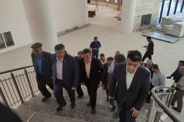 بازدید استاندار مرکزی از روند اجرایی پروژه کتابخانه مرکزی استان