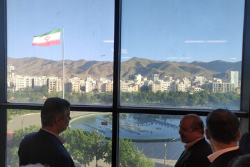 بازدید استاندار مرکزی از روند اجرایی پروژه کتابخانه مرکزی استان