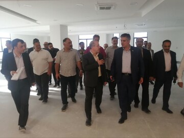 بازدید استاندار مرکزی از روند اجرایی پروژه کتابخانه مرکزی استان
