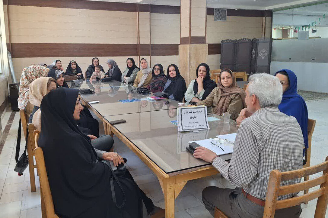 گرامیداشت هفته تکریم خانواده در کتابخانههای عمومی استان مرکزی