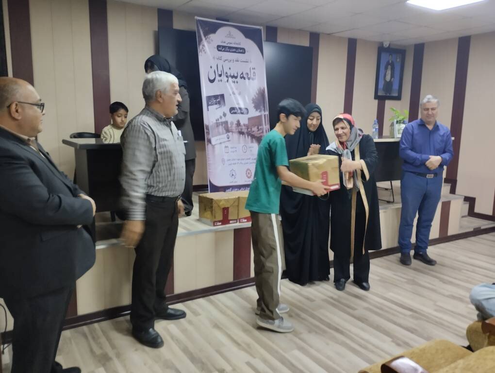 تلفیق فرهنگ، هنر و آموزش در کتابخانههای عمومی استان تهران