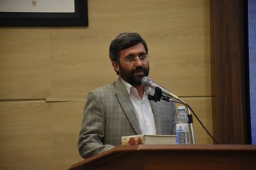 معرفی، تحلیل و بررسی کتب شعری آقاخانپور