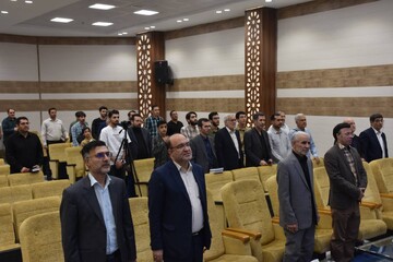 معرفی، تحلیل و بررسی کتب شعری آقاخانپور
