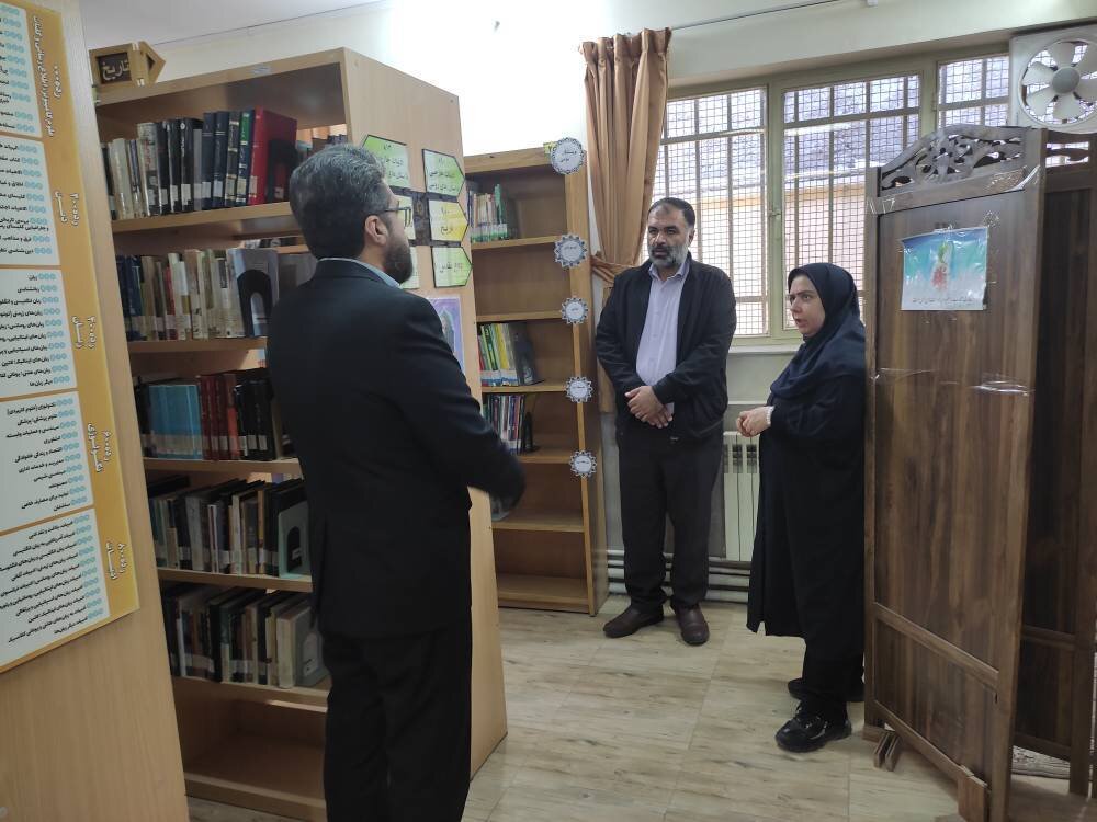 مدیرکل کتابخانه‌های‌عمومی استان البرز از کتابخانه‌های‌عمومی شهرستان فردیس بازدید کرد