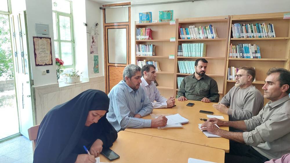 مدیرکل کتابخانه‌های‌ عمومی استان کهگیلویه و بویراحمد از کتابخانه‌های‌عمومی شهرستان دنا بازدید کرد