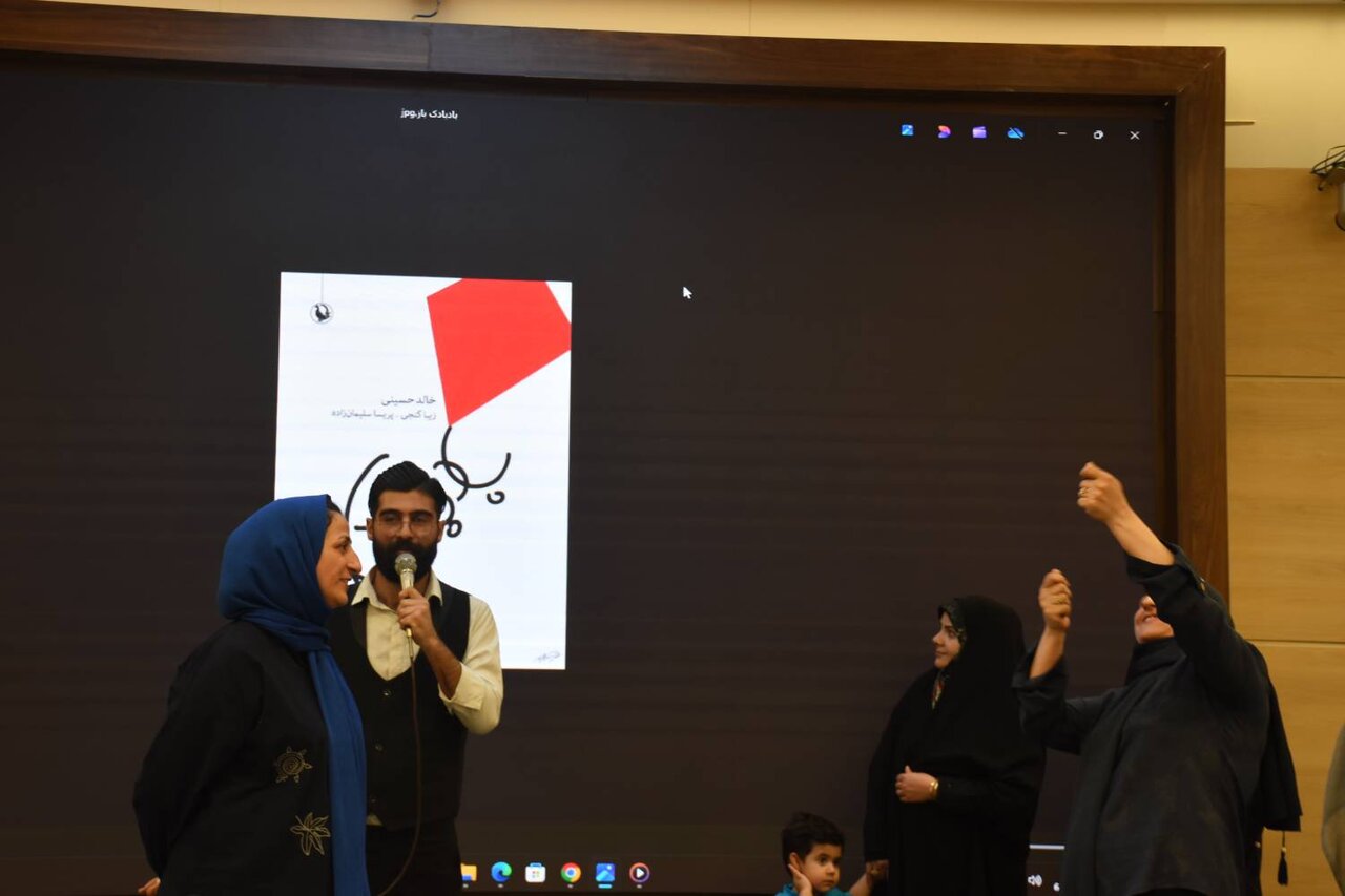 تربیت نسل آگاه، با نهادینه‌سازی عادت مطالعه در کانون خانواده