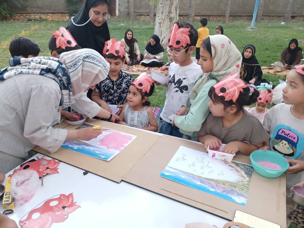 دوستان کوچک محیط زیست؛ کودکان سروستانی، سفیران حفاظت از تالاب مهارلو شدند