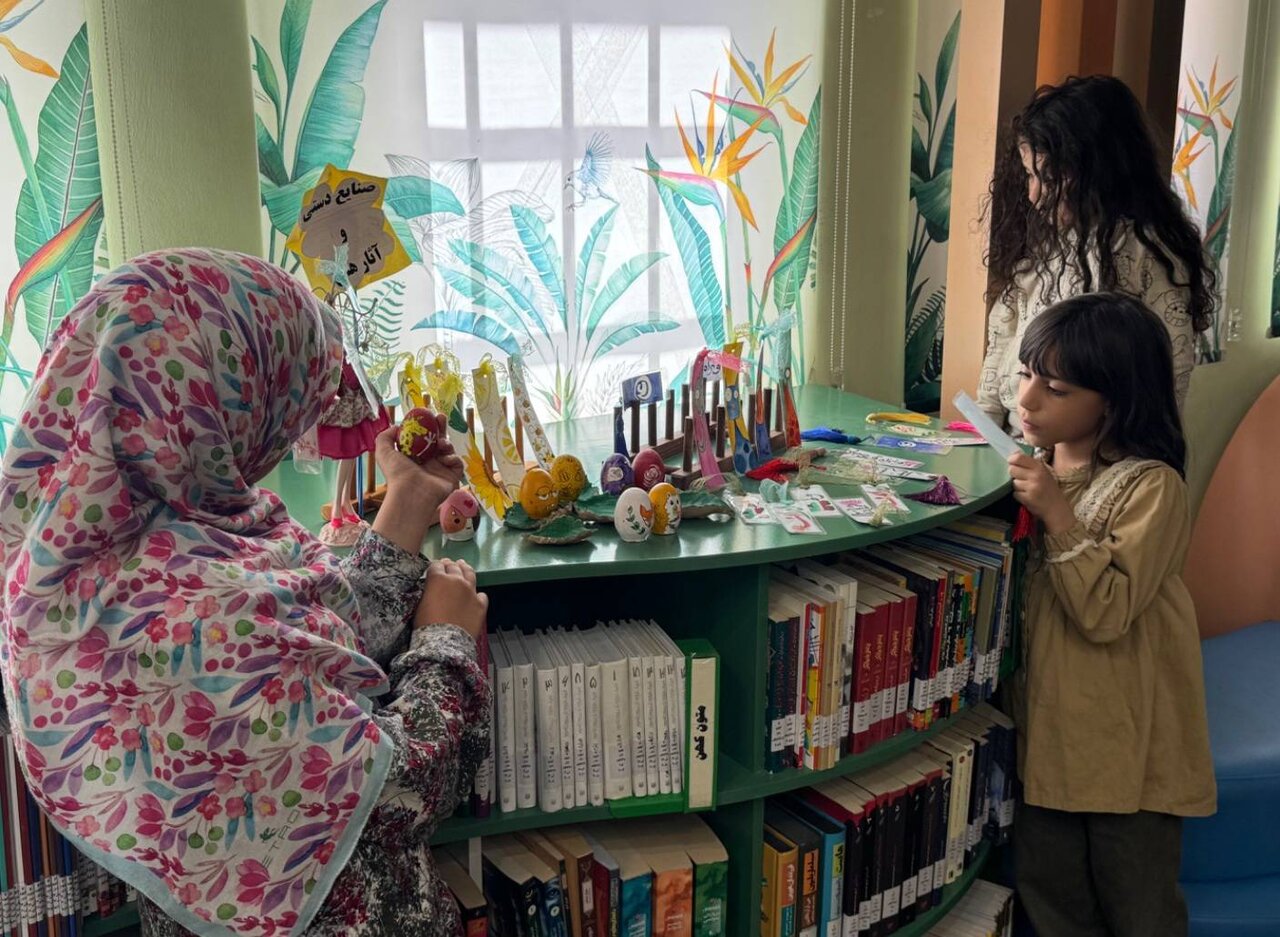 نمایشگاه هنرهایدستی «اهالی کتاب» جلوهگاه ذوق و هنر کودکانه