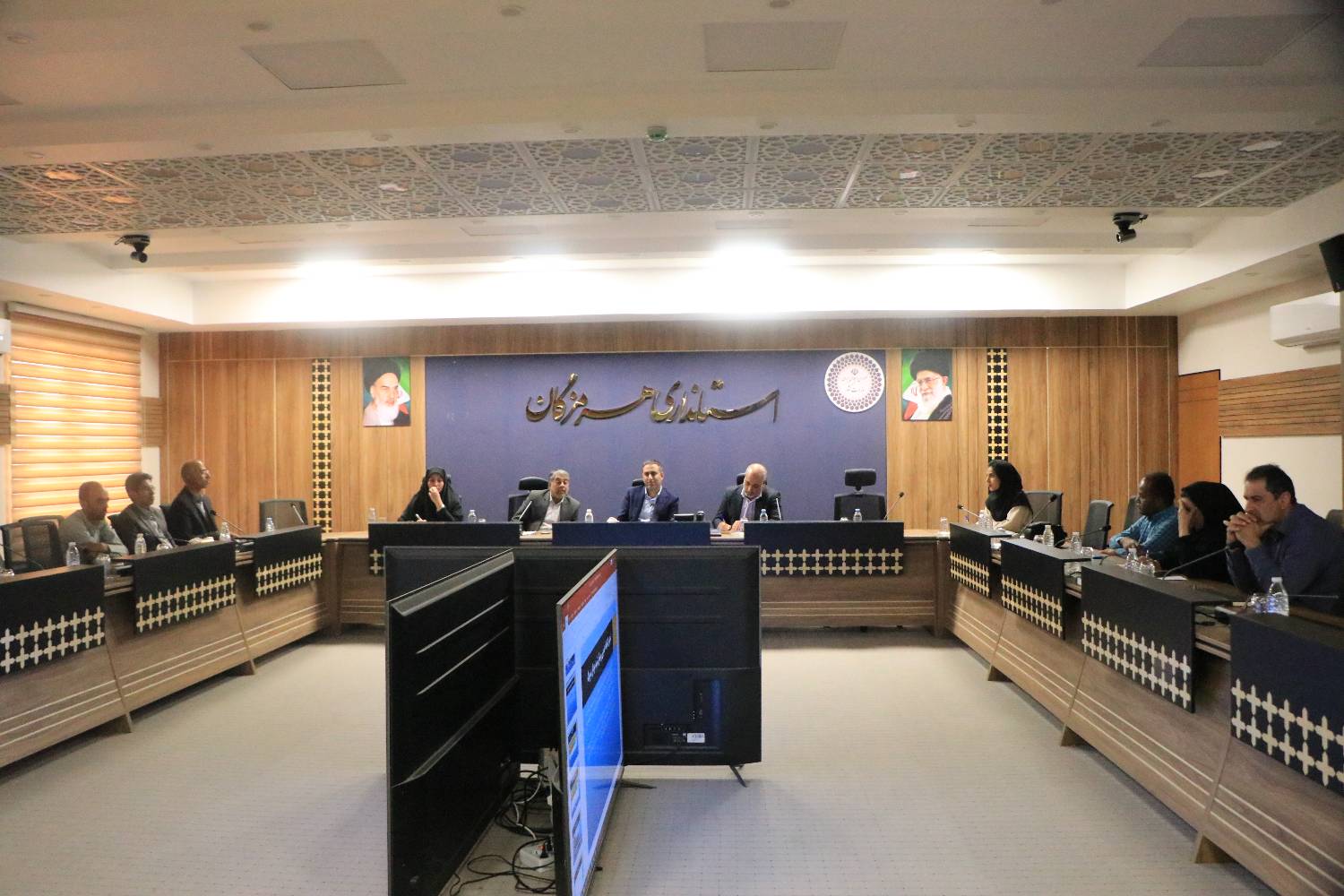 طرح های توسعه کتابخانه های عمومی هرمزگان روی میز بررسی قرار گرفت