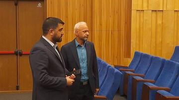 بازدید معاون برنامه‌ریزی و توسعه اقتصادی سازمان مدیریت و برنامه‌ریزی استان گیلان از کتابخانه مرکزی رشت