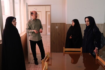 بازدید مدیرکل بانوان استانداری قزوین از کتابخانه اقبالیه