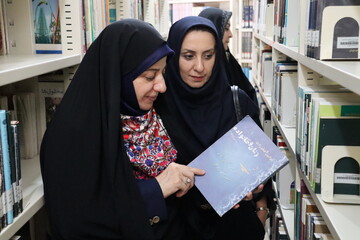 بازدید مدیرکل بانوان استانداری قزوین از کتابخانه اقبالیه