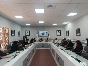 نقد و بررسی رما