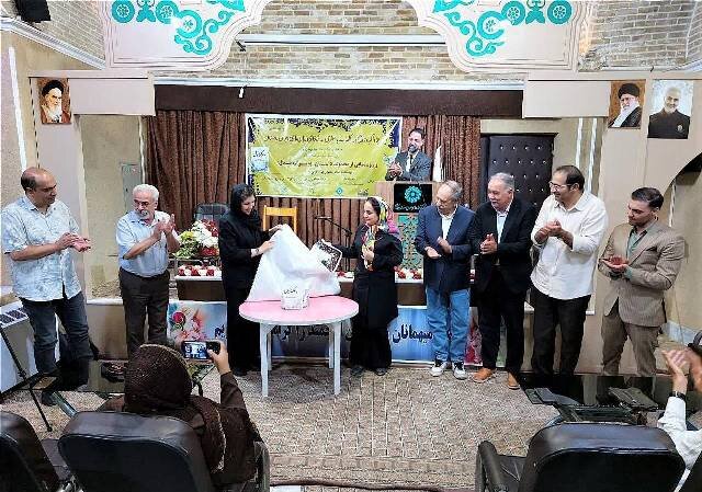 نشست «پژواک تاریخ در کلمات؛ سفری به ژرفای زبانهای ایران باستان» در کتابخانه مرکزی کرمان