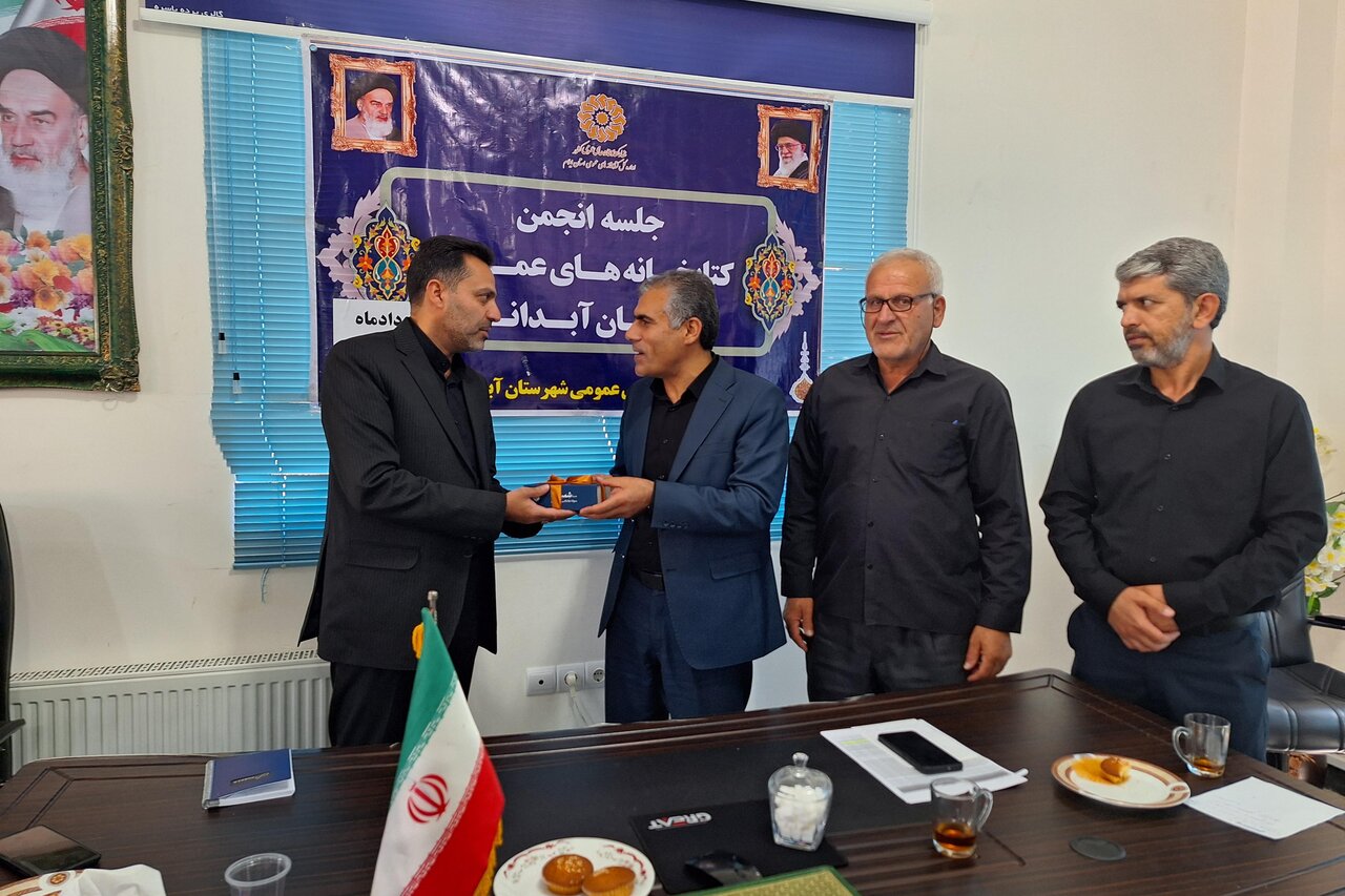 از راهاندازی کتابخانه سیار تا حمایت ویژه از نویسندگان بومی