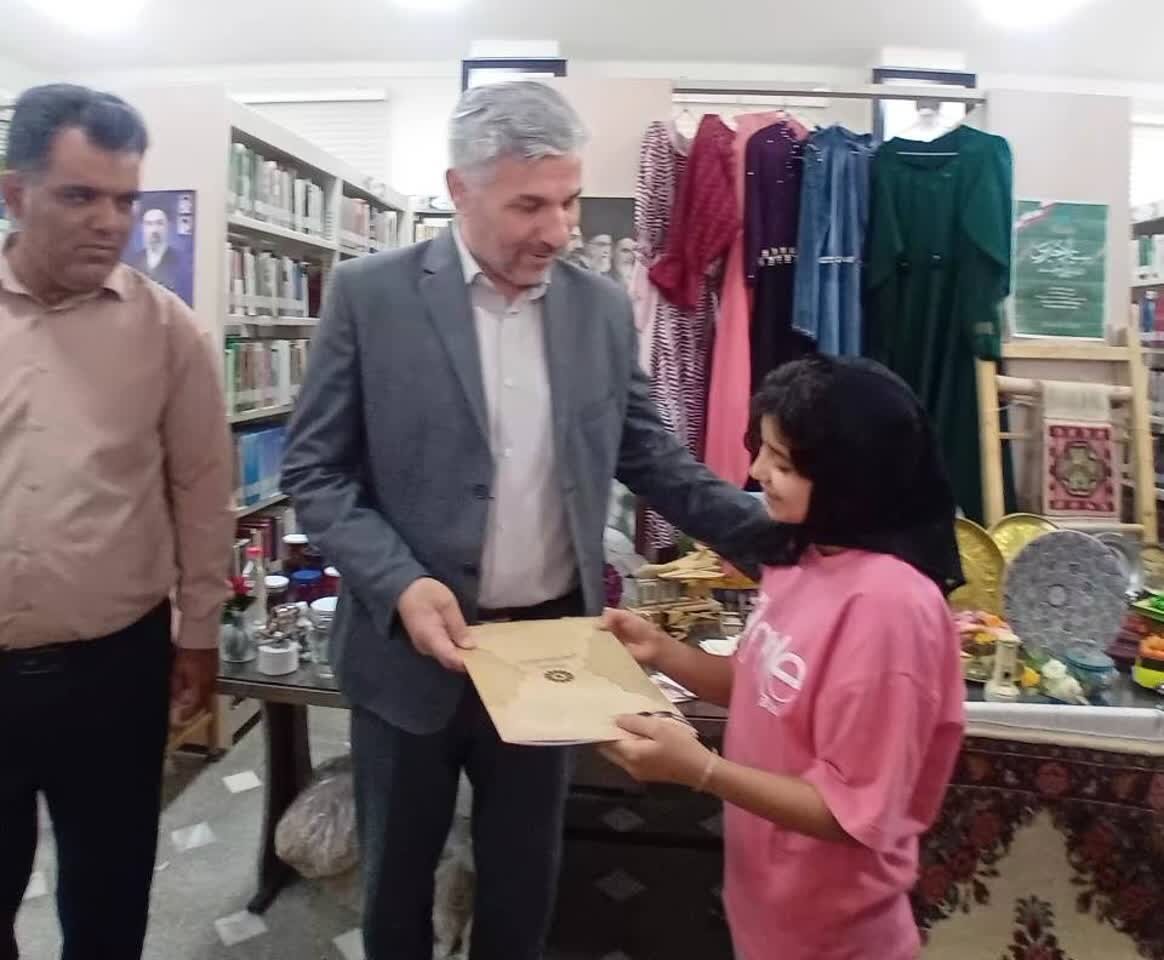 نمایشگاه صنایعدستی بانوان در کتابخانه جورقان