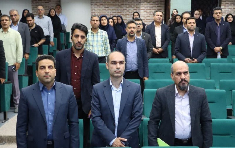 نخستین همایش آموزشی مدیران و کارشناسان روابط عمومیهای یزد، در کتابخانه مرکزی برگزار شد