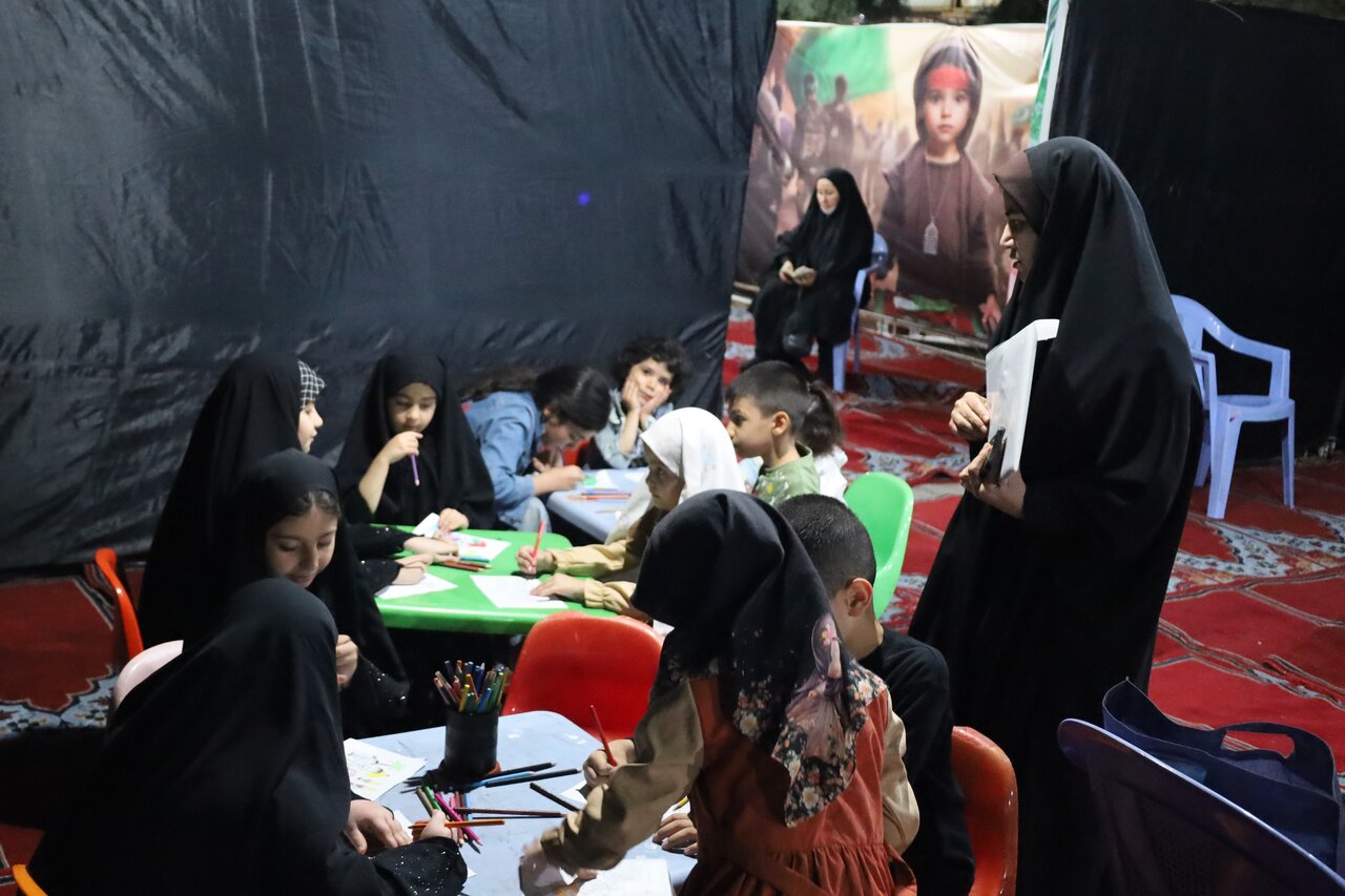 برپایی موکب «کتاب حسینی» در مصلی امام خمینی (ره) شهرستان ارومیه/ جایی که شور حسینی با شعور و &nbsp;آگاهی گره می‌خورد