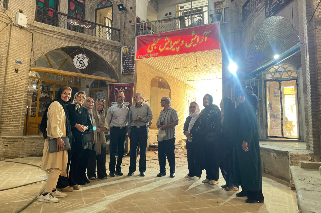 کارگاه «یک فرش، یک تمدن» در بازار تاریخی اراک برگزار شد