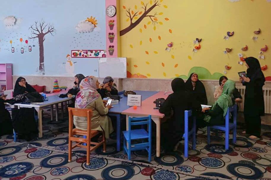 کتابخانه عمومی نوکنده بندرگز میزبان نشست «خانواده کتابخوان» شد