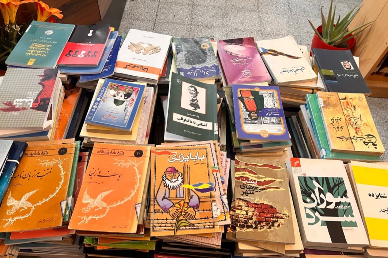 ۴۰۰ جلد کتاب به کتابخانه‌های شهرستان ترکمن اهدا شد