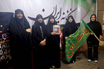روایت عشق و حماسه سیدالشهدا(ع) در غرفه کتابخانه ایران