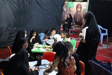 برپایی موکب «کتابِ حسینی» در آذربایجان‌غربی؛ رویدادی که همزمان با آغاز ماه محرم، عشق به اهل بیت (ع) را با ترویج فرهنگ کتاب‌خوانی پیوند زد.