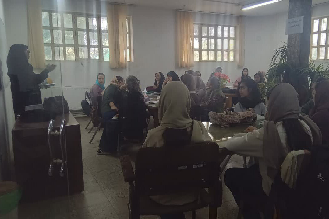 کتابخانه‌های عمومی استان مرکزی در امتداد حماسه و فرهنگ