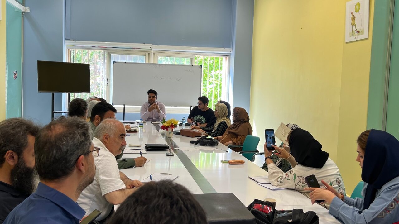 تنوع برنامههای فرهنگی و آموزشی در کتابخانه مرکزی تبریز؛ از نمایشگاه هنری کودکان تا نشستهای ادبی و گردشگری