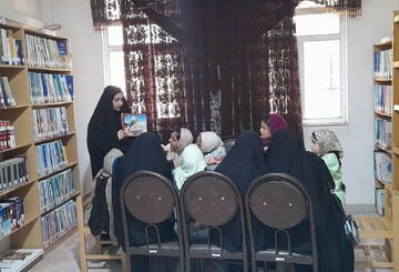 فعالیت‌های فرهنگی کتابخانه مؤمن‌آباد ازنا در هفته‌ای که گذشت؛ از اوریگامی خیمه تا نمایشگاه کتاب محرم