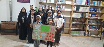 فعالیت‌های فرهنگی کتابخانه مؤمن‌آباد ازنا در هفته‌ای که گذشت؛ از اوریگامی خیمه تا نمایشگاه کتاب محرم