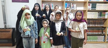 فعالیت‌های فرهنگی کتابخانه مؤمن‌آباد ازنا در هفته‌ای که گذشت؛ از اوریگامی خیمه تا نمایشگاه کتاب محرم