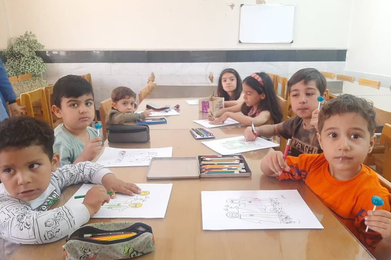 ترویج کتاب و کتابخوانی در کتابخانه حضرت علیبنابیطالب(ع) شهر اراک