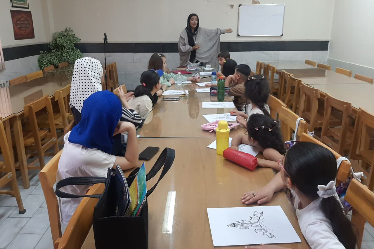 ترویج کتاب و کتابخوانی در کتابخانه حضرت علیبنابیطالب(ع) شهر اراک