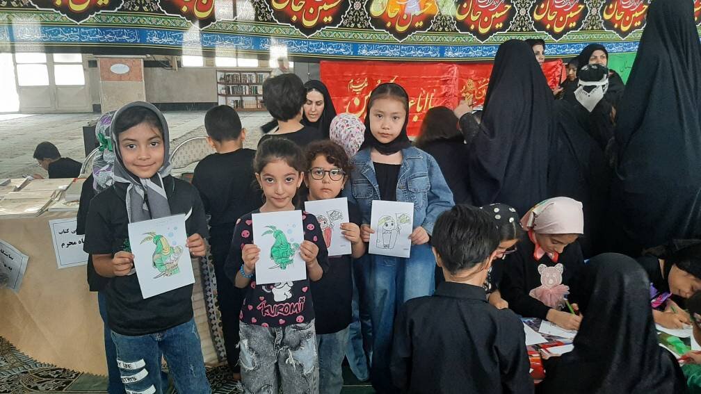 برگزاری میز خدمت اداره کتابخانه‌های عمومی پاکدشت در مصلی این شهرستان
