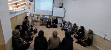 از مدیریت هیجان تا آرامش در خانه؛ بانوان یزد پای درس کنترل خشم نشستند