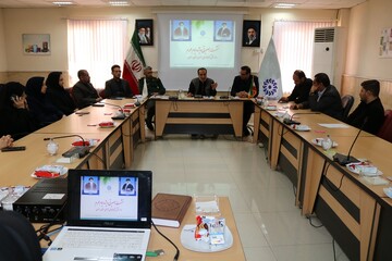 نشست بصیرتی با محوریت پیام‌های عاشورا در اداره‌کل کتابخانه‌های عمومی استان سمنان
