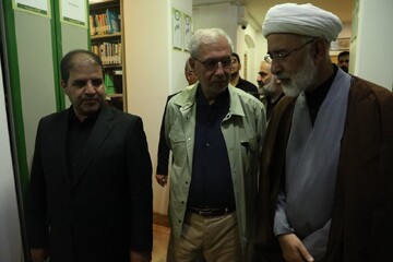 بازدید دستیار رییس‌جمهور در امور اجتماعی از مخزن امن موزه اشیاء تاریخی و کتب خطی کتابخانه مشارکتی وزیری یزد