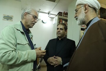 بازدید دستیار رییس‌جمهور در امور اجتماعی از مخزن امن موزه اشیاء تاریخی و کتب خطی کتابخانه مشارکتی وزیری یزد