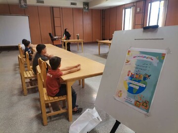 تیتر:
«ساکنان هوشمند زمین» کودکان میبدی را با فرهنگ بازیافت و حفظ محیط زیست آشنا کرد