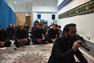 طنین زیارت عاشورا در هشتم محرم در اداره‌کل کتابخانه‌های عمومی آذربایجان شرقی